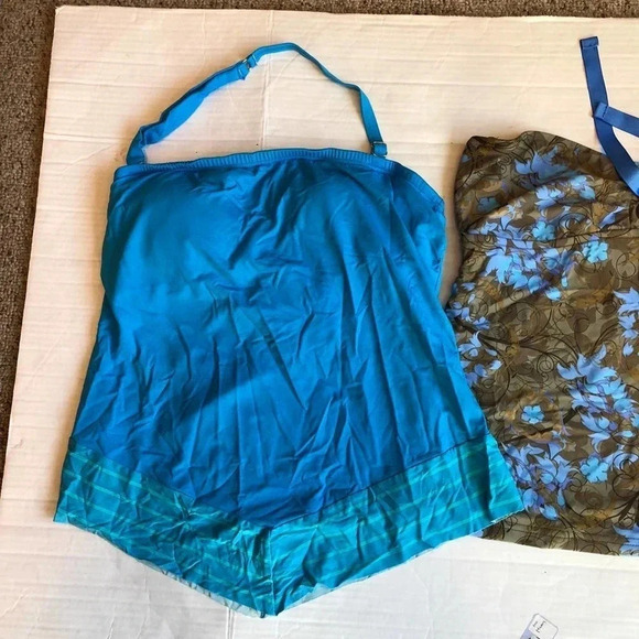 2 Pieces Lot Of Women Swimming Top Size 34C & Size L - Picture 6 of 7